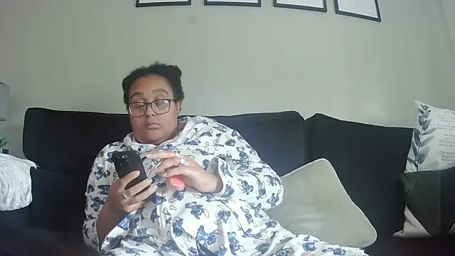 Snapshot of vanilla_chocolate23 chatting on November 3, 10:49 am vanilla chocolate23 online show from November 3, 10:49 am