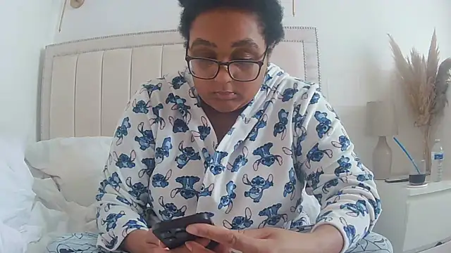 Snapshot of vanilla_chocolate23 chatting on November 8, 12:38 pm vanilla chocolate23 online show from November 8, 12:38 pm