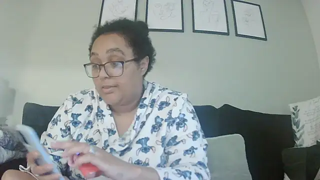 Snapshot of vanilla_chocolate23 chatting on November 15, 11:29 am vanilla chocolate23 online show from November 15, 11:29 am