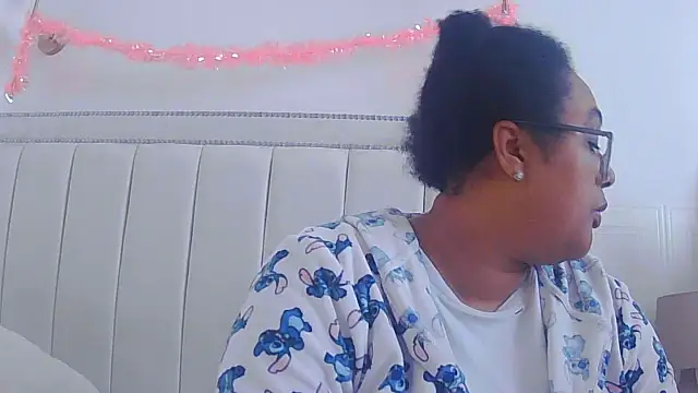 Snapshot of vanilla_chocolate23 chatting on November 17, 10:54 am vanilla chocolate23 online show from November 17, 10:54 am