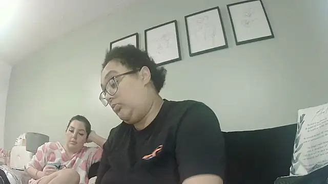 Snapshot of vanilla_chocolate23 chatting on November 23, 11:54 am vanilla chocolate23 online show from November 23, 11:54 am