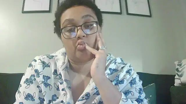 Snapshot of vanilla_chocolate23 chatting on December 3, 8:45 am vanilla chocolate23 online show from December 3, 8:45 am