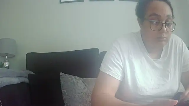 vanilla chocolate23 online show from June 8, 7:42 am