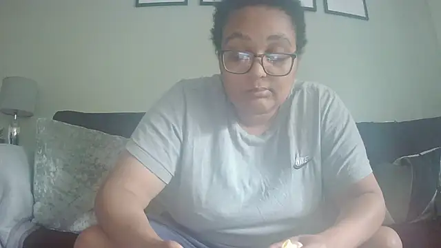Snapshot of vanilla_chocolate23 chatting on June 30, 3:13 pm vanilla chocolate23 online show from June 30, 3:13 pm