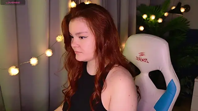 Snapshot of EnnySunrise chatting on October 8, 7:00 pm EnnySunrise online show from October 8, 7:00 pm