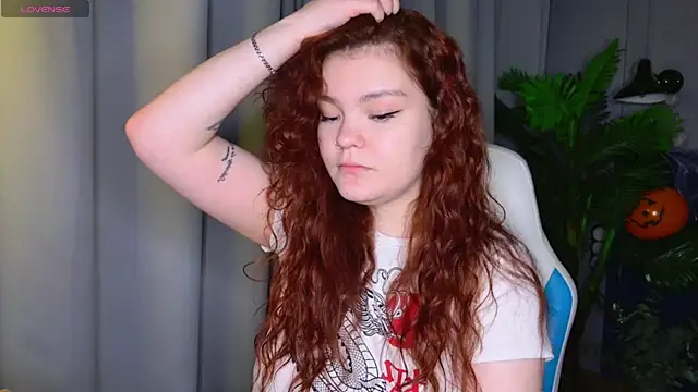 Snapshot of EnnySunrise chatting on October 24, 6:59 pm EnnySunrise online show from October 24, 6:59 pm