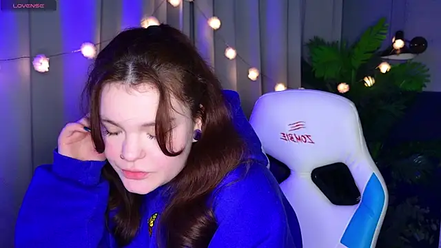 Snapshot of EnnySunrise chatting on November 28, 8:11 pm EnnySunrise online show from November 28, 8:11 pm