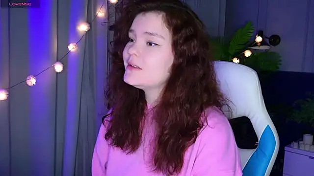 Snapshot of EnnySunrise chatting on December 5, 6:48 pm EnnySunrise online show from December 5, 6:48 pm