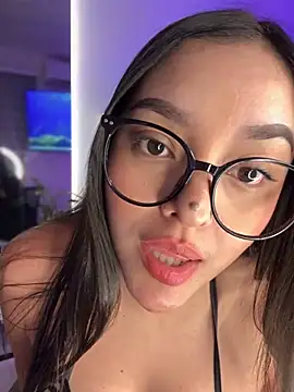 Snapshot of kenndall_21 chatting on September 24, 2:59 am kenndall 21 online show from September 24, 2:59 am