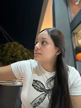 Snapshot of kenndall_21 chatting on November 1, 2:02 am kenndall 21 online show from November 1, 2:02 am