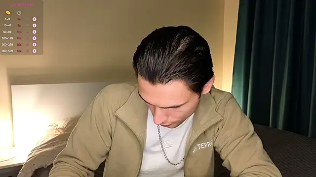 Snapshot of denlover1 chatting on April 6, 6:42 pm denlover1 online show from April 6, 6:42 pm