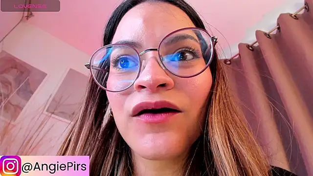 Angie Pirss online show from October 15, 9:59 pm