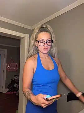 Snapshot of lexybabyxo chatting on June 18, 9:47 am lexybabyxo online show from June 18, 9:47 am