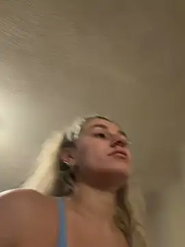 Snapshot of lexybabyxo chatting on July 10, 10:07 am lexybabyxo online show from July 10, 10:07 am