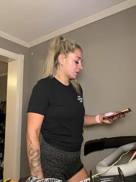 Snapshot of lexybabyxo chatting on July 15, 9:03 am lexybabyxo online show from July 15, 9:03 am