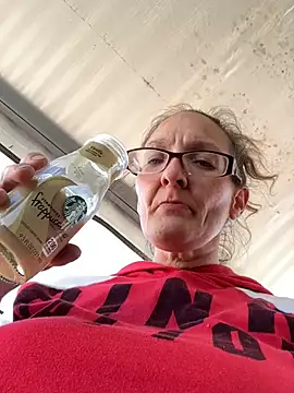 SweetVegasTits online show from February 24, 7:09 pm