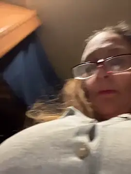 SweetVegasTits online show from February 25, 5:41 am