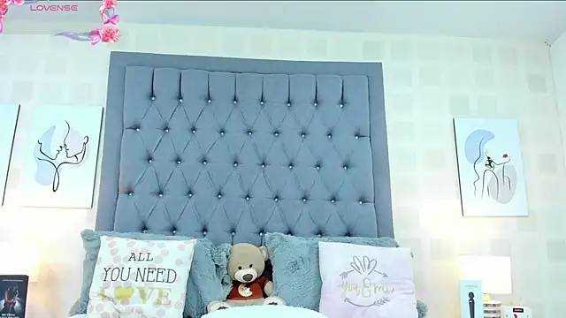 Snapshot of JoslinEvans chatting on January 23, 12:09 pm JoslinEvans online show from January 23, 12:09 pm