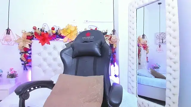 Zoeth Ruiz online show from January 2, 4:02 pm