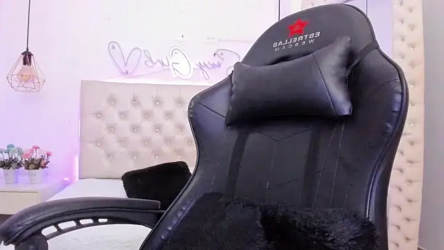 Zoeth Ruiz online show from February 11, 3:51 pm