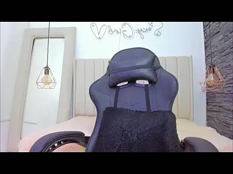 Zoeth Ruiz online show from September 25, 1:59 pm