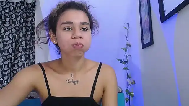 Snapshot of diamonmeli chatting on February 7, 4:24 pm diamonmeli online show from February 7, 4:24 pm