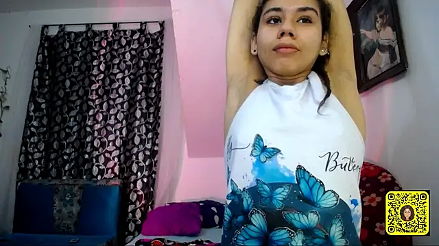 Snapshot of diamonmeli chatting on February 19, 12:44 pm diamonmeli online show from February 19, 12:44 pm