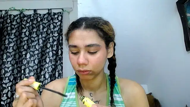 Snapshot of diamonmeli chatting on March 5, 3:40 pm diamonmeli online show from March 5, 3:40 pm