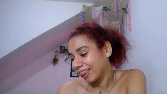 Snapshot of diamonmeli chatting on March 13, 8:54 pm diamonmeli online show from March 13, 8:54 pm