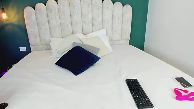 mayragonzpe   online show from October 4, 12:19 am