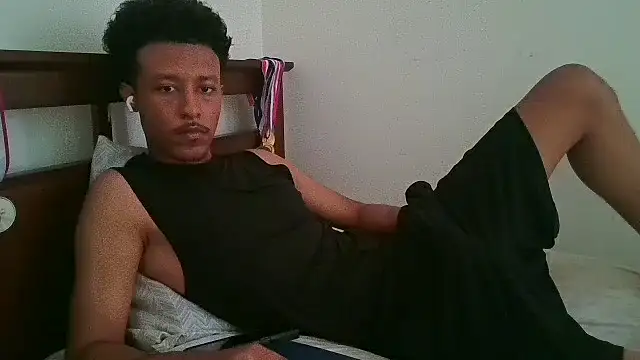 Snapshot of Montygotabd chatting on June 10, 12:48 pm Montygotabd online show from June 10, 12:48 pm