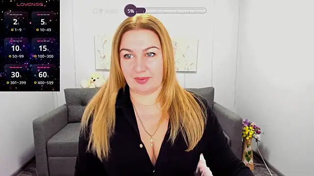 Lili Crossi online show from December 2, 7:03 am