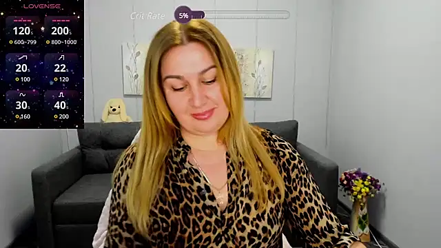 Lili Crossi online show from December 16, 9:57 am