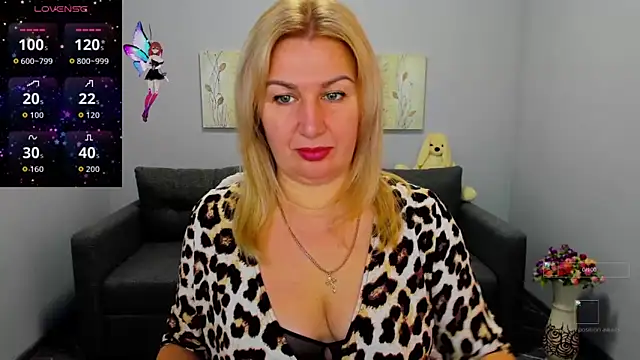 Snapshot of Lili_Crossi chatting on October 15, 5:51 am Lili Crossi online show from October 15, 5:51 am