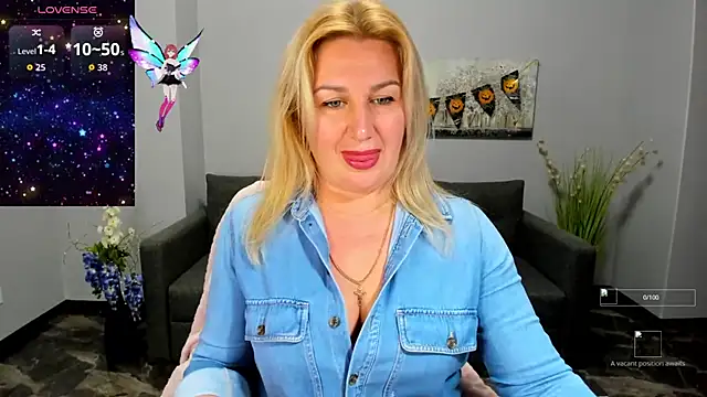 Snapshot of Lili_Crossi chatting on November 2, 12:51 pm Lili Crossi online show from November 2, 12:51 pm