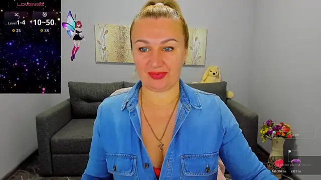 Snapshot of Lili_Crossi chatting on November 5, 6:57 am Lili Crossi online show from November 5, 6:57 am