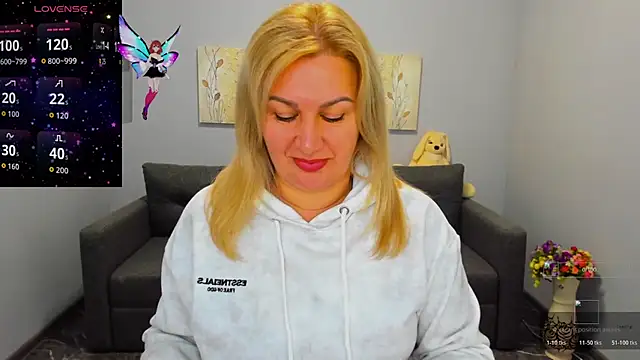 Snapshot of Lili_Crossi chatting on November 7, 6:46 am Lili Crossi online show from November 7, 6:46 am