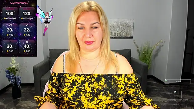 Snapshot of Lili_Crossi chatting on November 28, 7:00 am Lili Crossi online show from November 28, 7:00 am