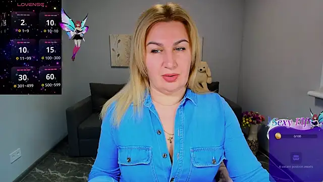 Snapshot of Lili_Crossi chatting on February 20, 6:59 am Lili Crossi online show from February 20, 6:59 am