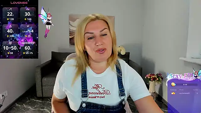Lili Crossi online show from July 6, 6:10 am