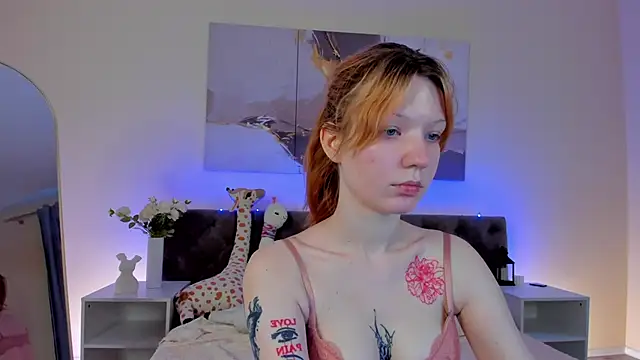 Linablueeyed online show from May 30, 9:06 am