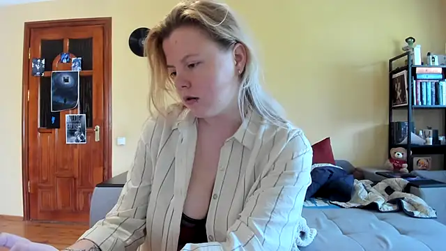 Snapshot of LillyDepp chatting on April 23, 11:20 am LillyDepp online show from April 23, 11:20 am