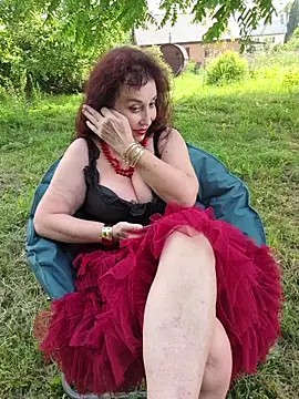 Snapshot of GypsyEsmeralda chatting on June 12, 12:37 pm GypsyEsmeralda online show from June 12, 12:37 pm