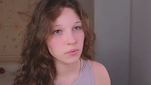 cherry lea online show from December 18, 9:43 pm