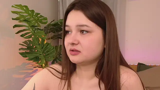 Snapshot of Alice_Walters chatting on December 6, 11:03 pm Alice Walters online show from December 6, 11:03 pm