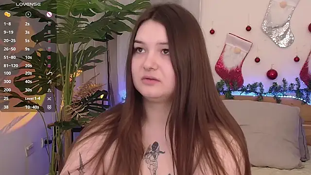 Snapshot of Alice_Walters chatting on January 8, 6:52 pm Alice Walters online show from January 8, 6:52 pm