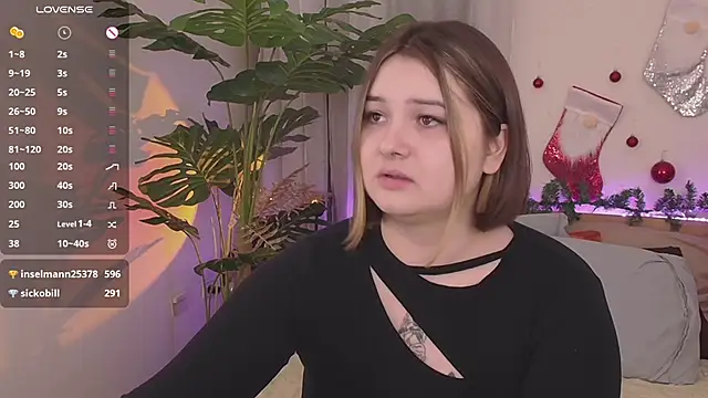 Snapshot of Alice_Walters chatting on January 11, 11:24 pm Alice Walters online show from January 11, 11:24 pm