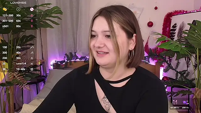 Snapshot of Alice_Walters chatting on January 12, 10:01 pm Alice Walters online show from January 12, 10:01 pm