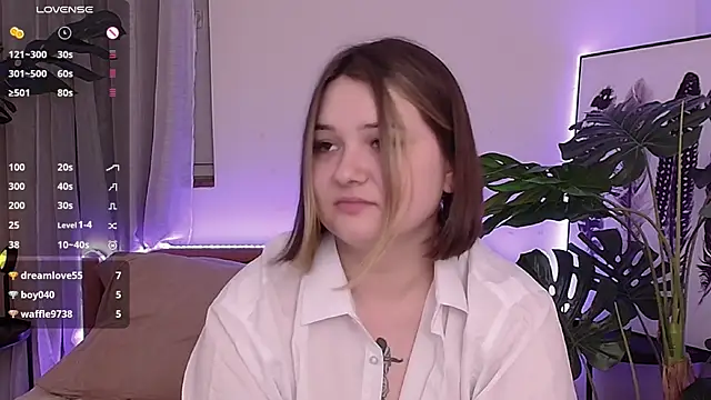 Snapshot of Alice_Walters chatting on January 17, 10:45 pm Alice Walters online show from January 17, 10:45 pm