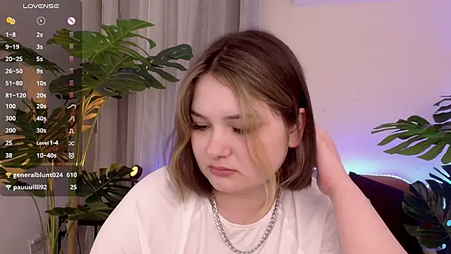 Snapshot of Alice_Walters chatting on January 24, 7:07 pm Alice Walters online show from January 24, 7:07 pm